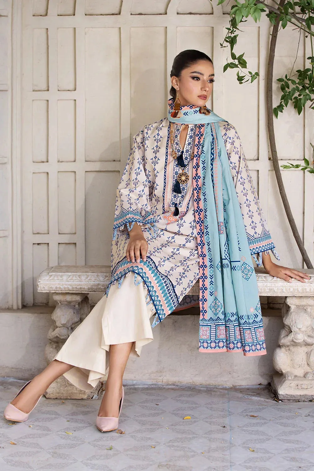 3PC Printed Unstitched Lawn Suit KLA-2689